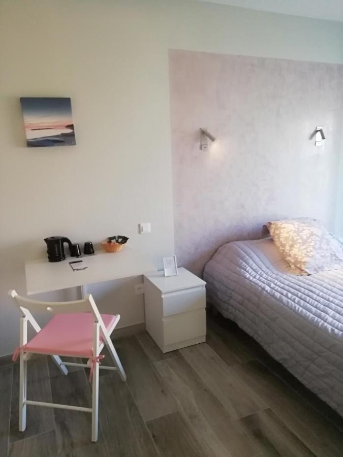 Le Merle Blanc Louchats Otel Dış mekan fotoğraf